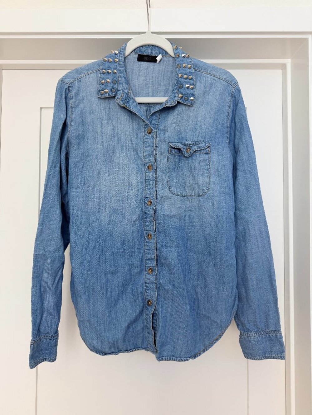 BDG Studded Collar Chambray Shirt M Rocker Chic Western Grunge Streetwear